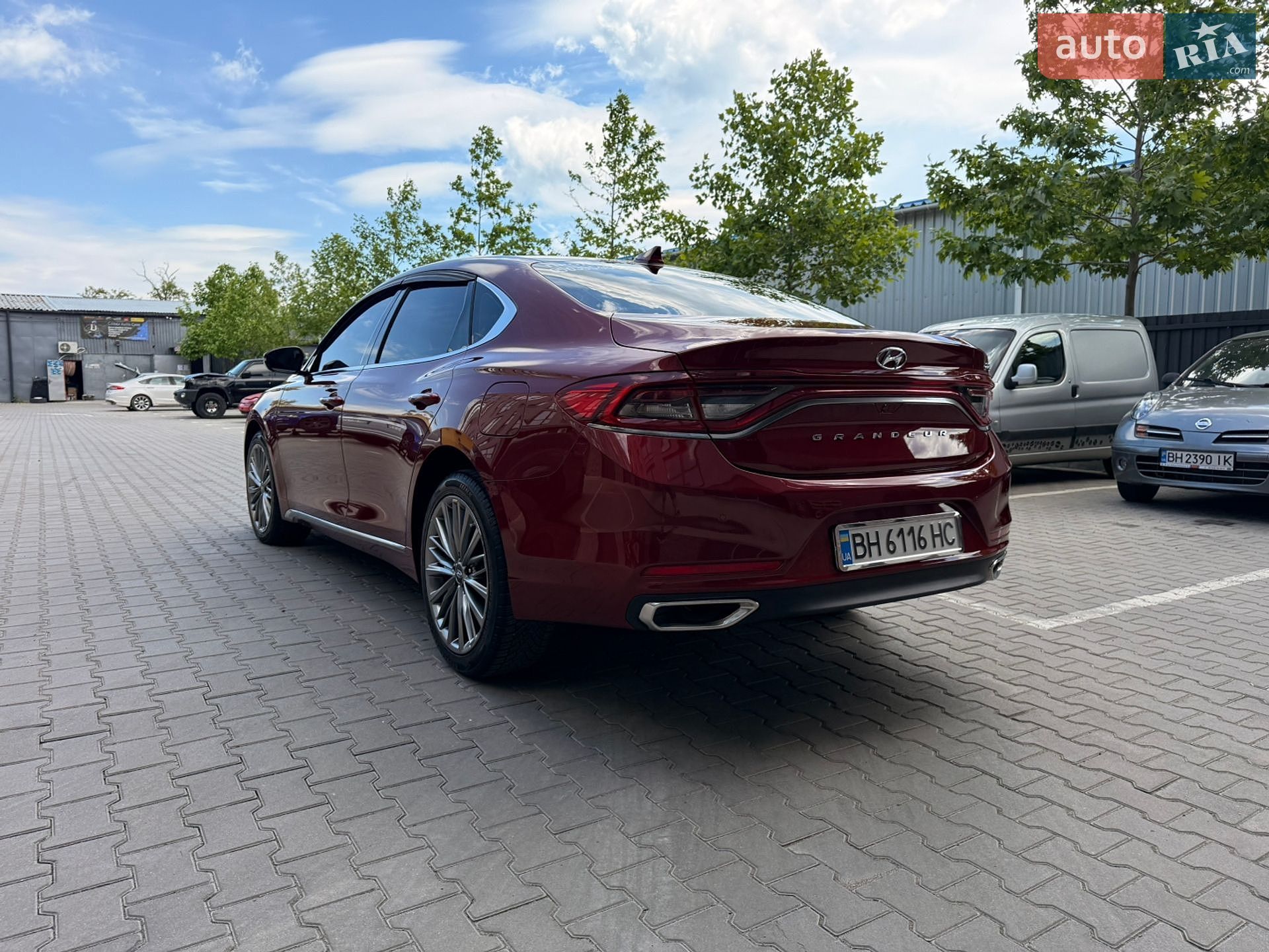 Hyundai Grandeur 2017 VIN KMHF441RBJA071218 фото оголошення 8 з 22