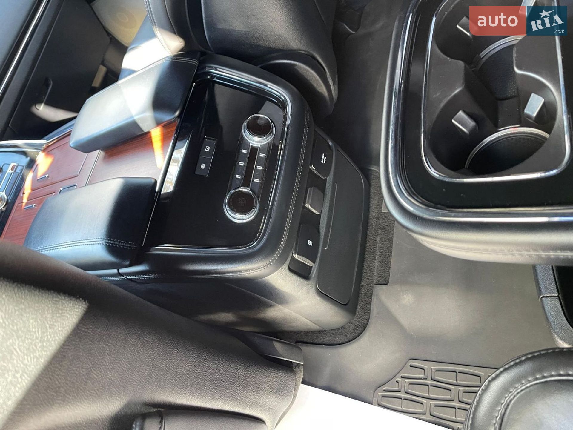 Lincoln Navigator 2020 VIN 5LMJJ2LTXLEL13589 фото оголошення 24 з 29