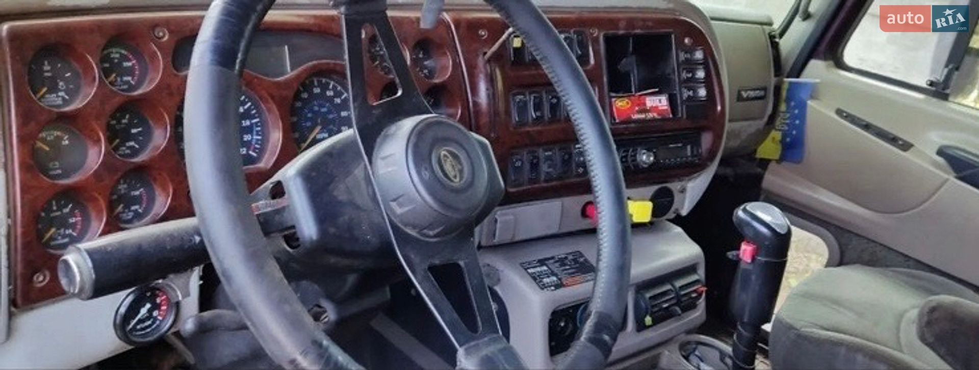 Mack CX 2002 VIN 1M1AE07Y62W011604 фото оголошення 4 з 8