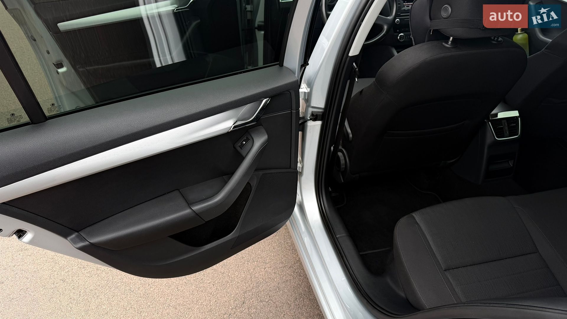Skoda Octavia 2014 VIN TMBJJ7NE1E0226781 фото оголошення 15 з 54