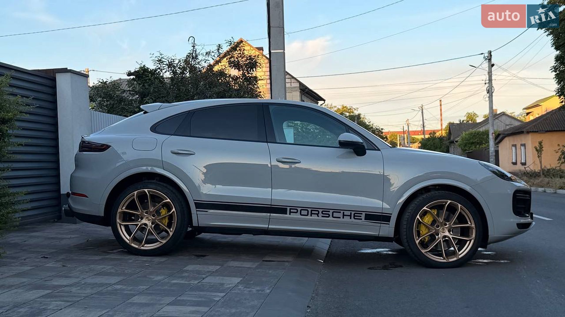 Porsche Cayenne Coupe 2022 VIN WP1BA2AY2PDA26543 фото оголошення 4 з 18