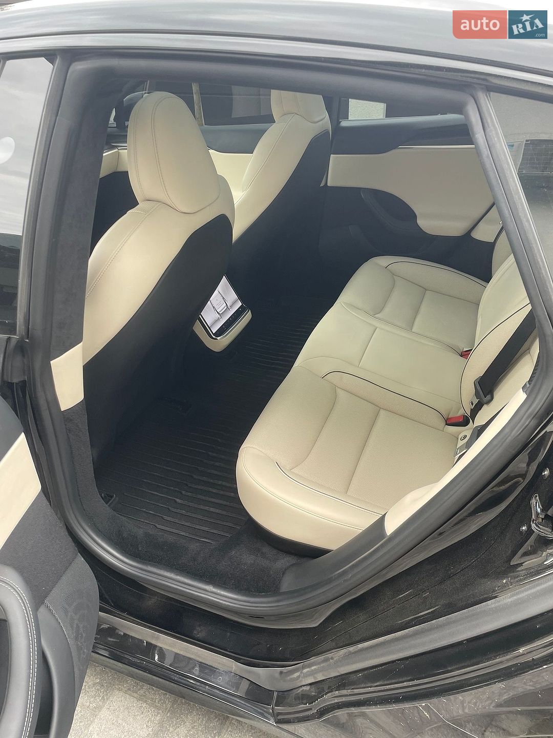 Tesla Model S 2023 VIN 5YJSA1E60PF516234 фото оголошення 6 з 43