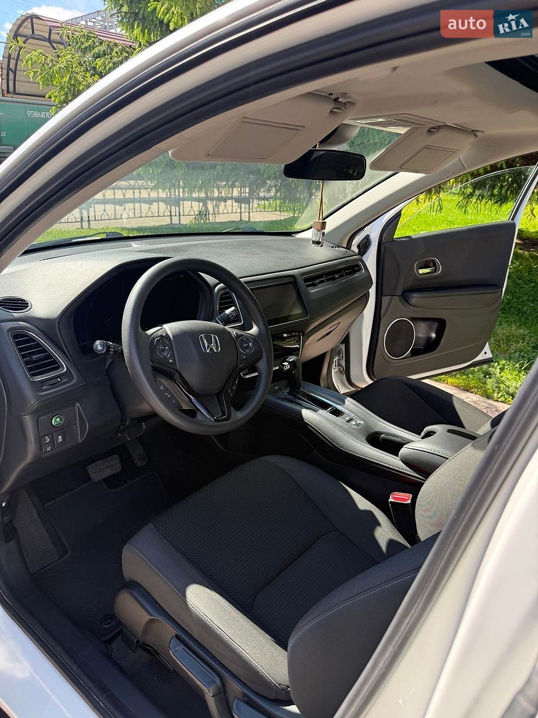 Honda HR-V 2021 VIN 3CZRU5H5XNM704326 фото оголошення 6 з 10
