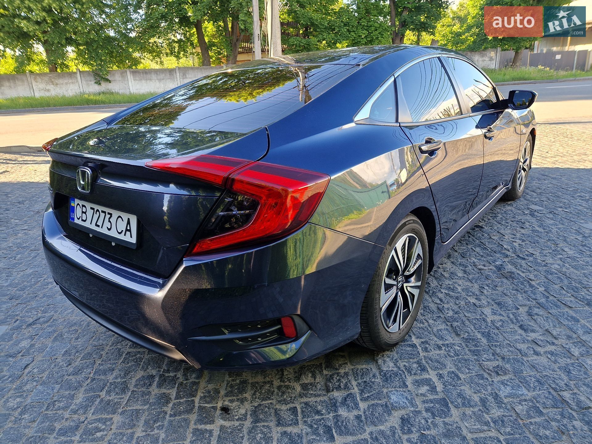 Honda Civic 2017 VIN 19XFC2F5XHE229739 фото оголошення 4 з 16