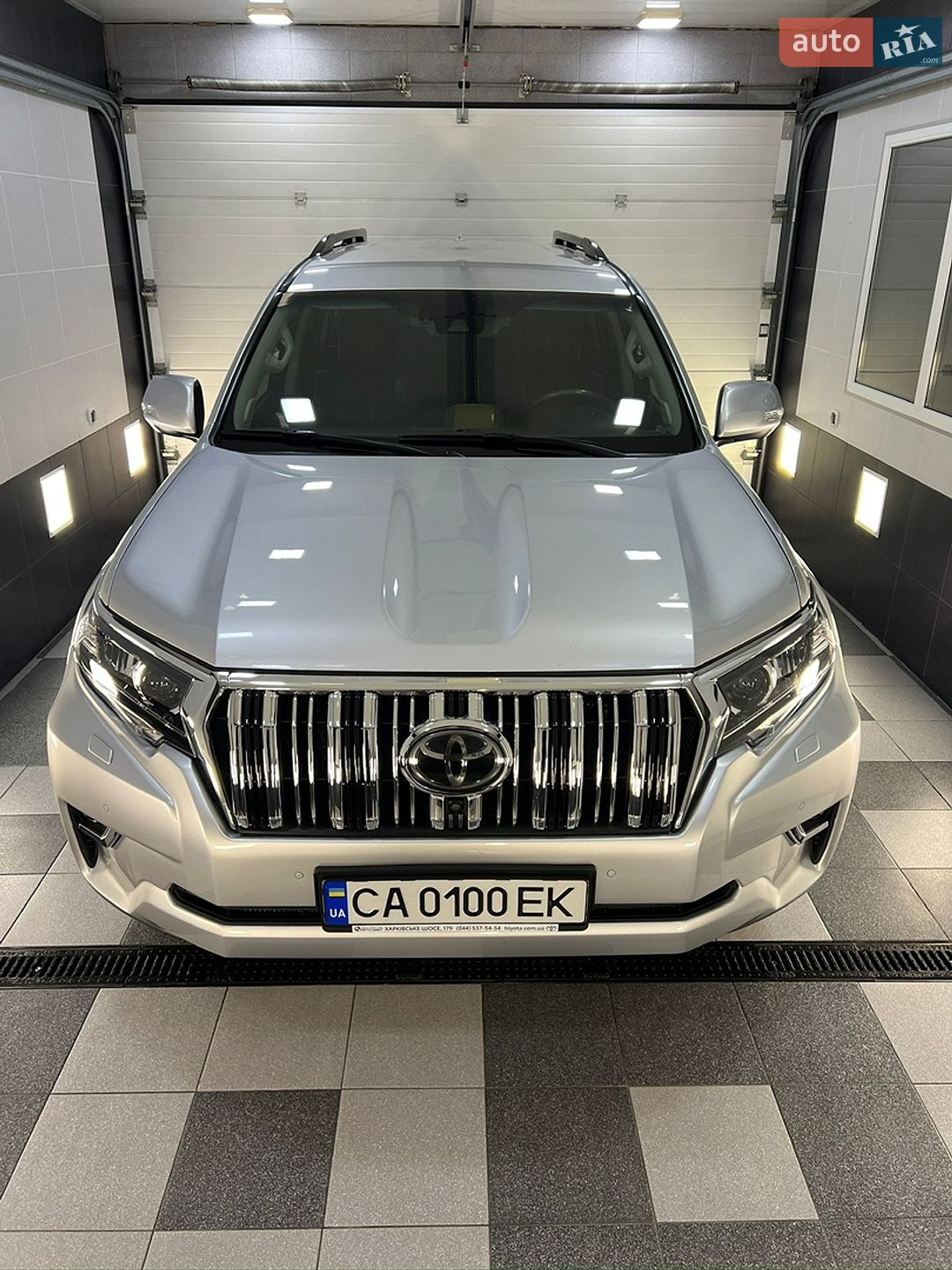 Toyota Land Cruiser Prado 2018 VIN JTEBR3FJ70K108843 фото оголошення 3 з 123