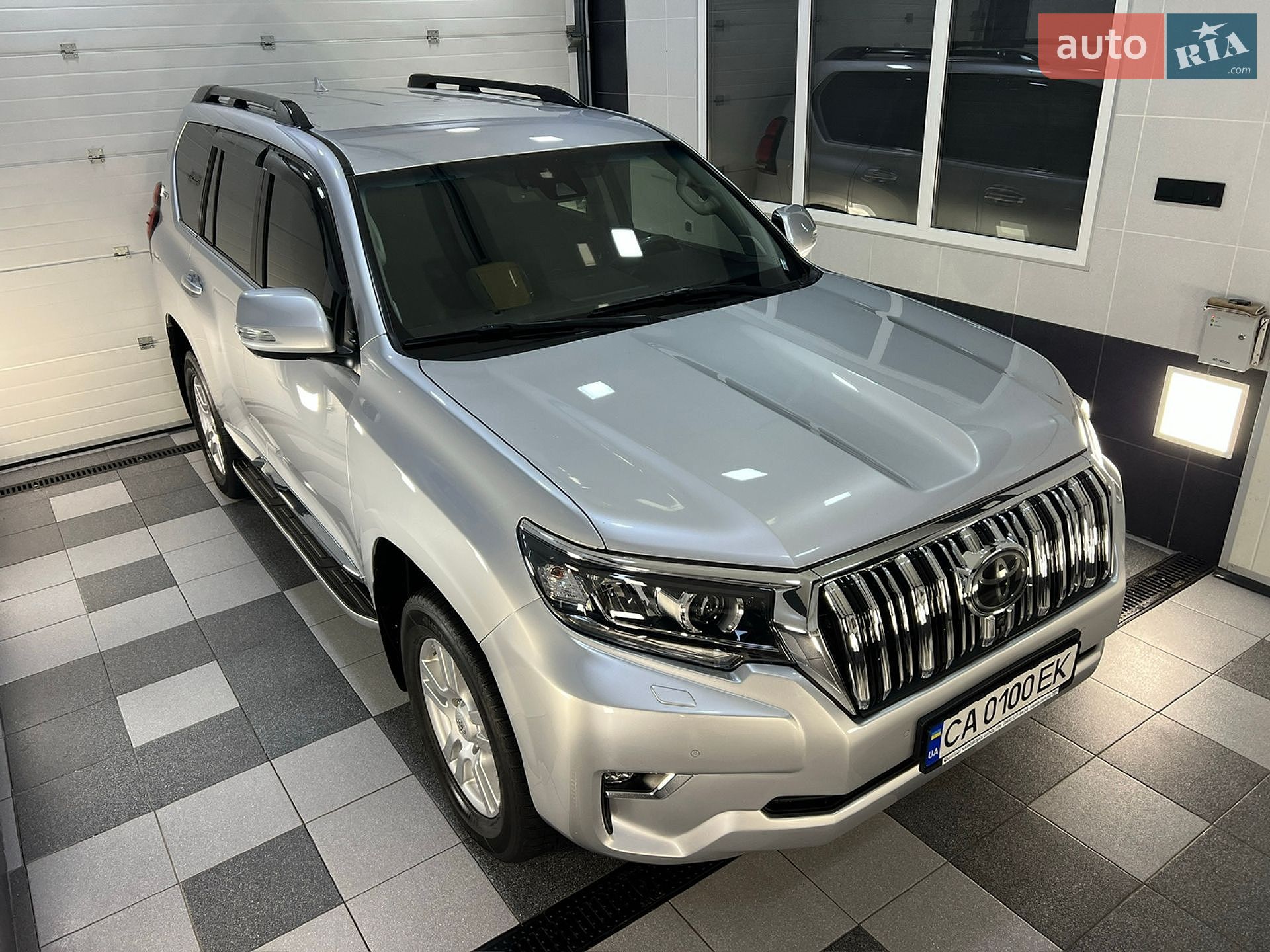 Toyota Land Cruiser Prado 2018 VIN JTEBR3FJ70K108843 фото оголошення 11 з 123