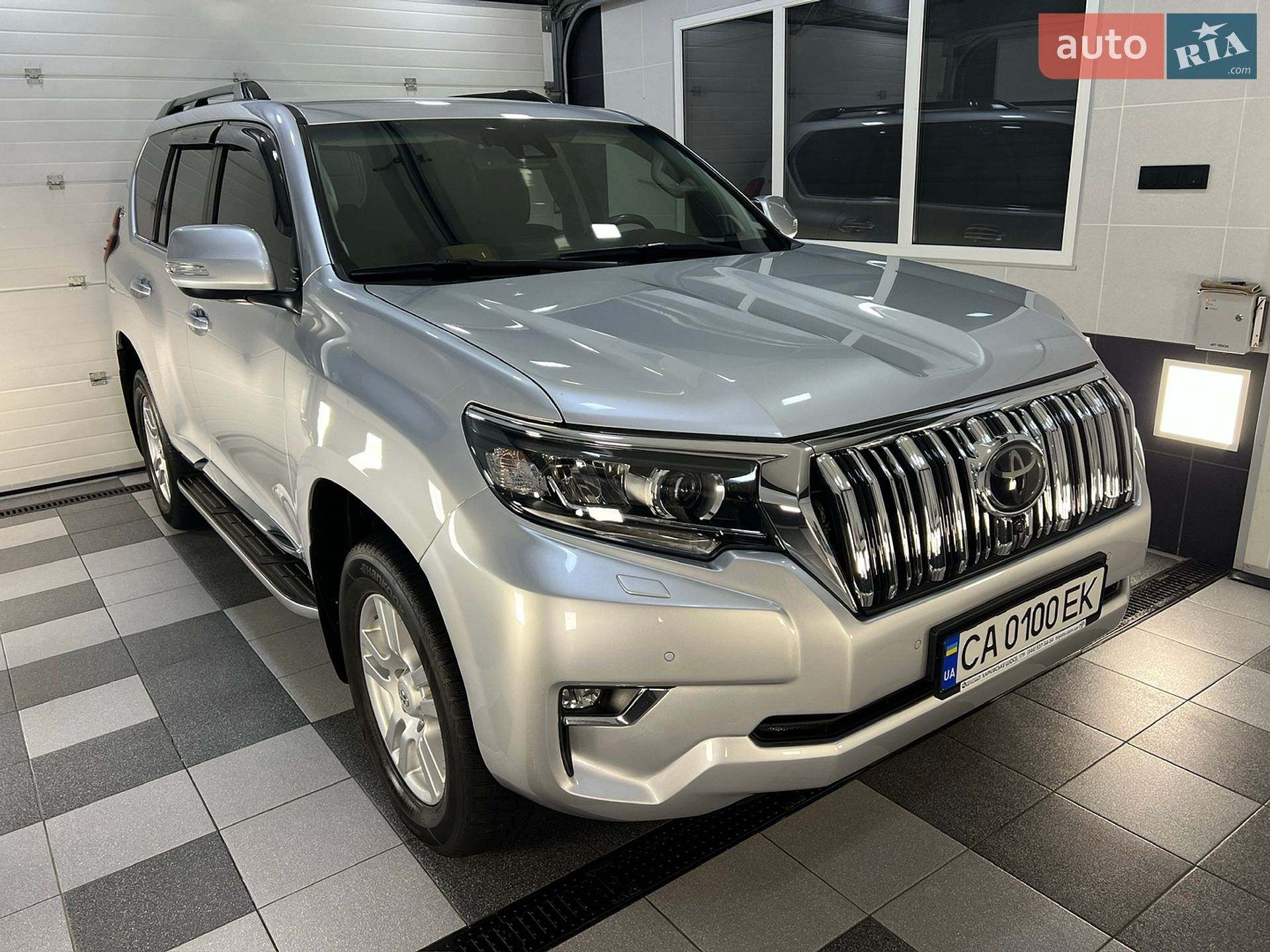 Toyota Land Cruiser Prado 2018 VIN JTEBR3FJ70K108843 фото оголошення 12 з 123