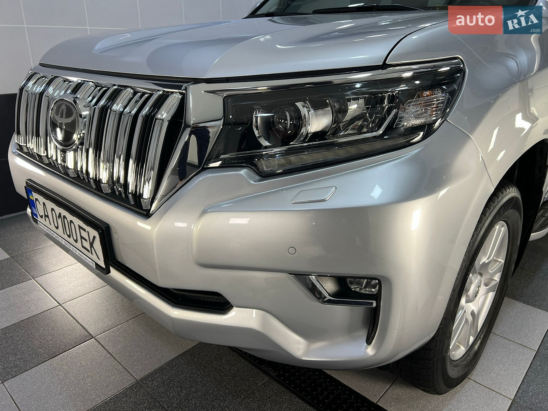 Toyota Land Cruiser Prado 2018 VIN JTEBR3FJ70K108843 фото оголошення 33 з 123