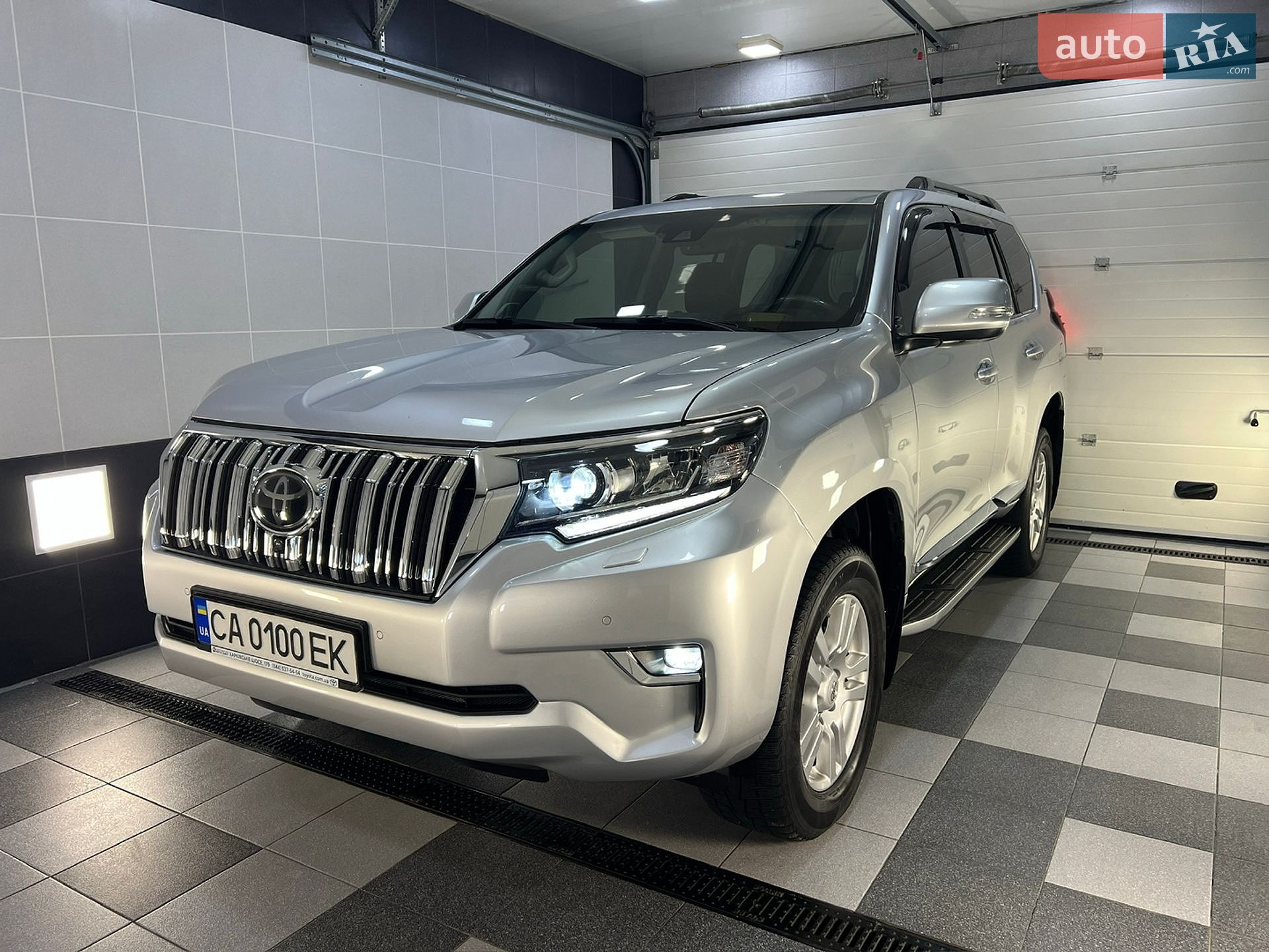 Toyota Land Cruiser Prado 2018 VIN JTEBR3FJ70K108843 фото оголошення 30 з 123