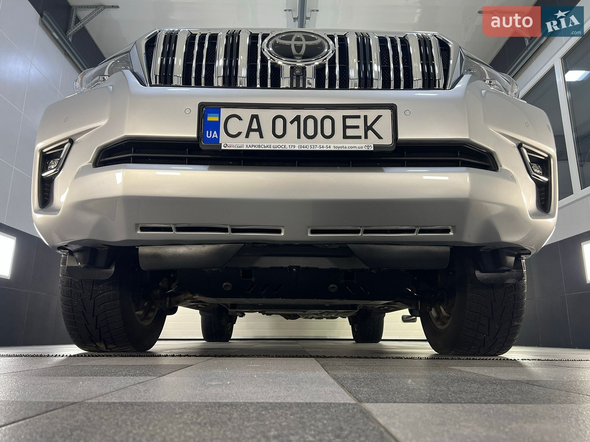 Toyota Land Cruiser Prado 2018 VIN JTEBR3FJ70K108843 фото оголошення 6 з 123