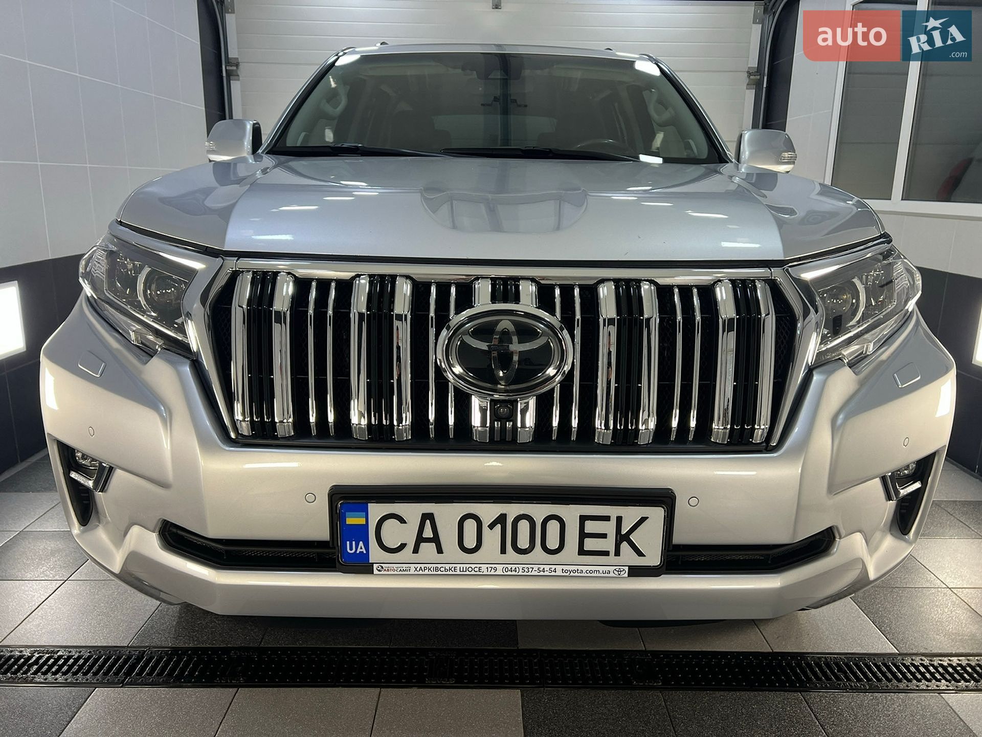 Toyota Land Cruiser Prado 2018 VIN JTEBR3FJ70K108843 фото оголошення 4 з 123