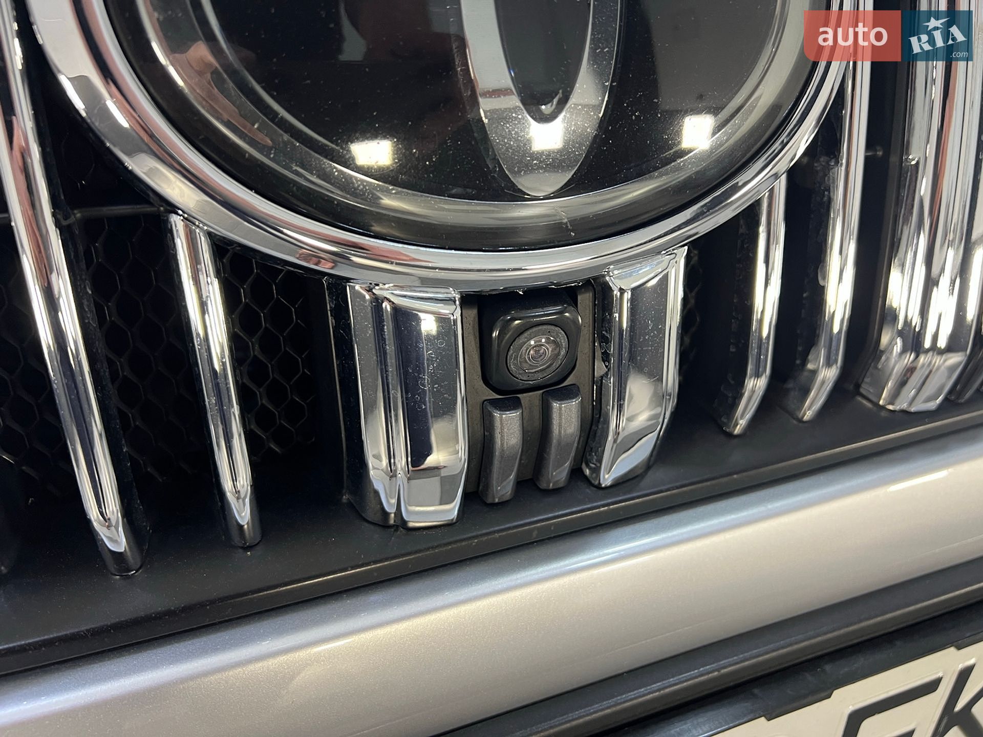 Toyota Land Cruiser Prado 2018 VIN JTEBR3FJ70K108843 фото оголошення 9 з 123