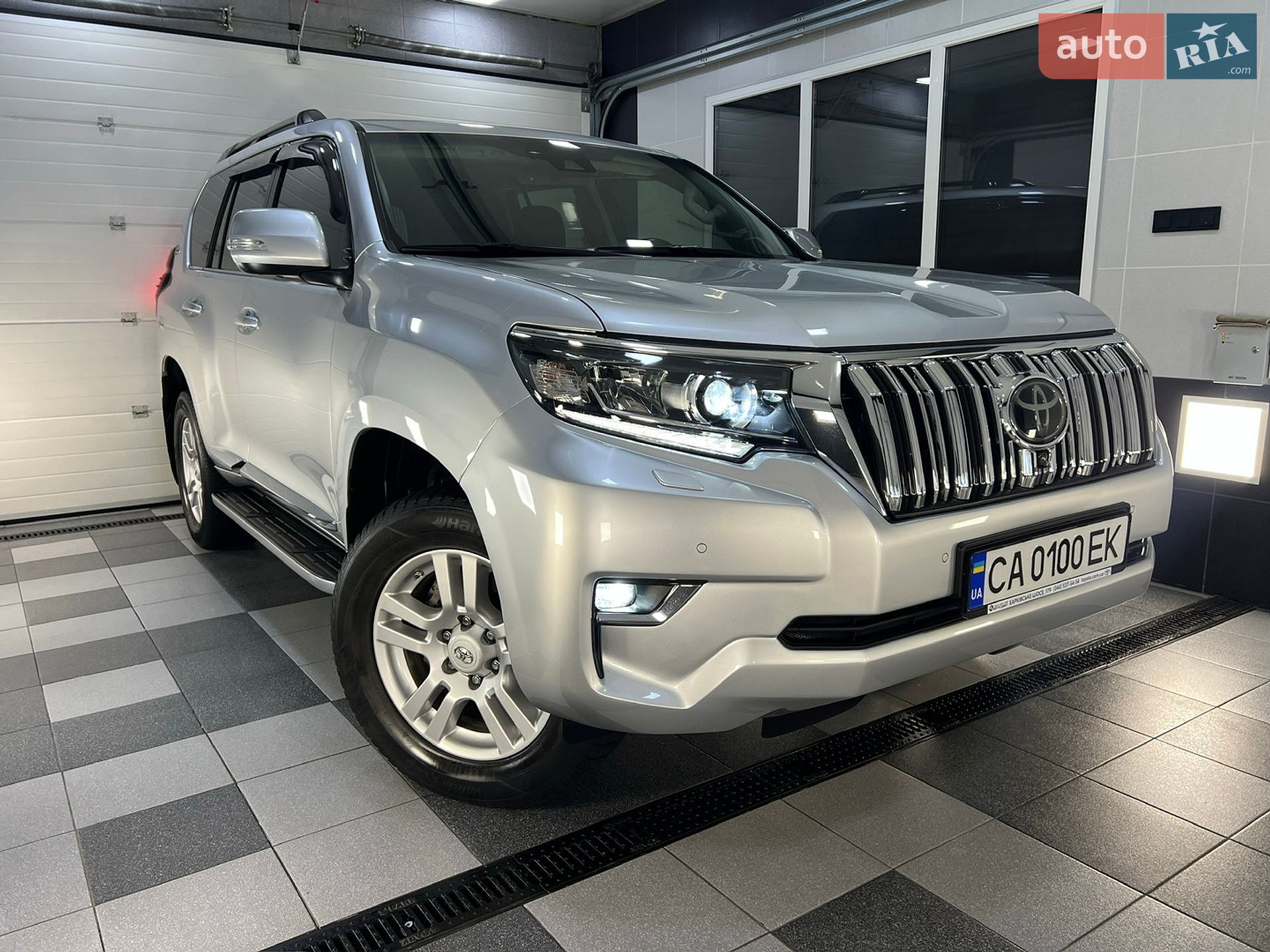 Toyota Land Cruiser Prado 2018 VIN JTEBR3FJ70K108843 фото оголошення 22 з 123
