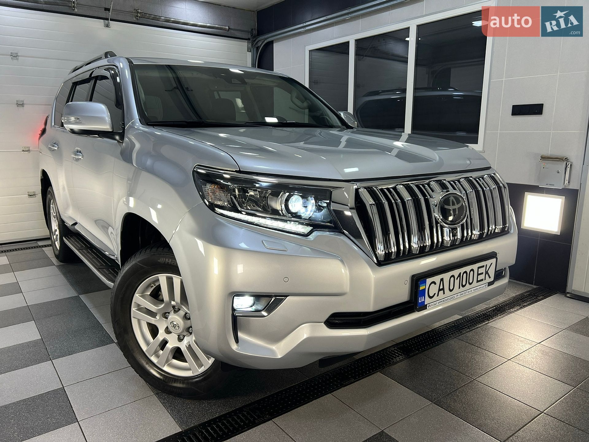 Toyota Land Cruiser Prado 2018 VIN JTEBR3FJ70K108843 фото оголошення 26 з 123