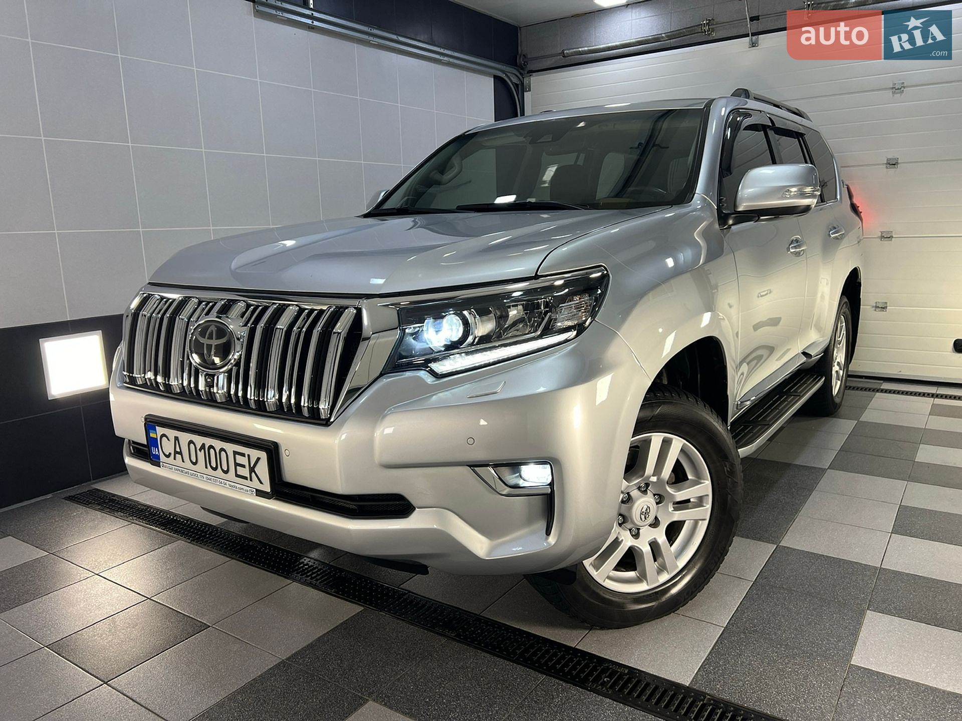 Toyota Land Cruiser Prado 2018 VIN JTEBR3FJ70K108843 фото оголошення 31 з 123
