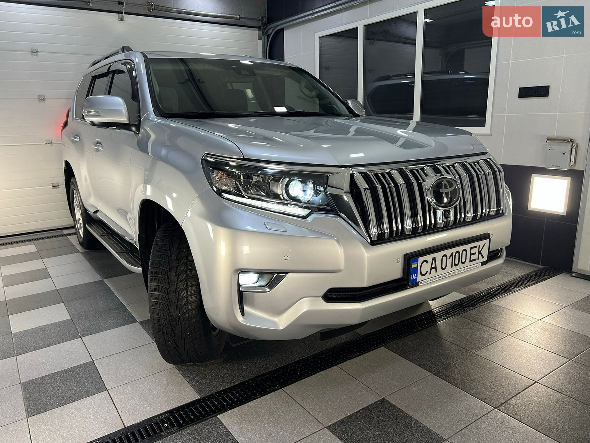 Toyota Land Cruiser Prado 2018 VIN JTEBR3FJ70K108843 фото оголошення 24 з 123