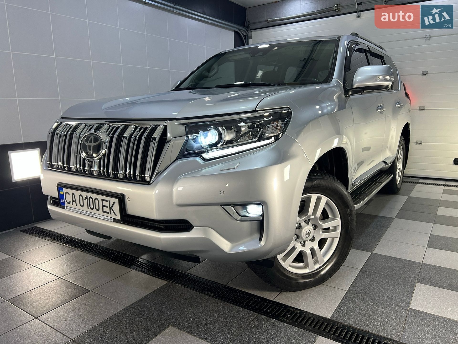 Toyota Land Cruiser Prado 2018 VIN JTEBR3FJ70K108843 фото оголошення 43 з 123
