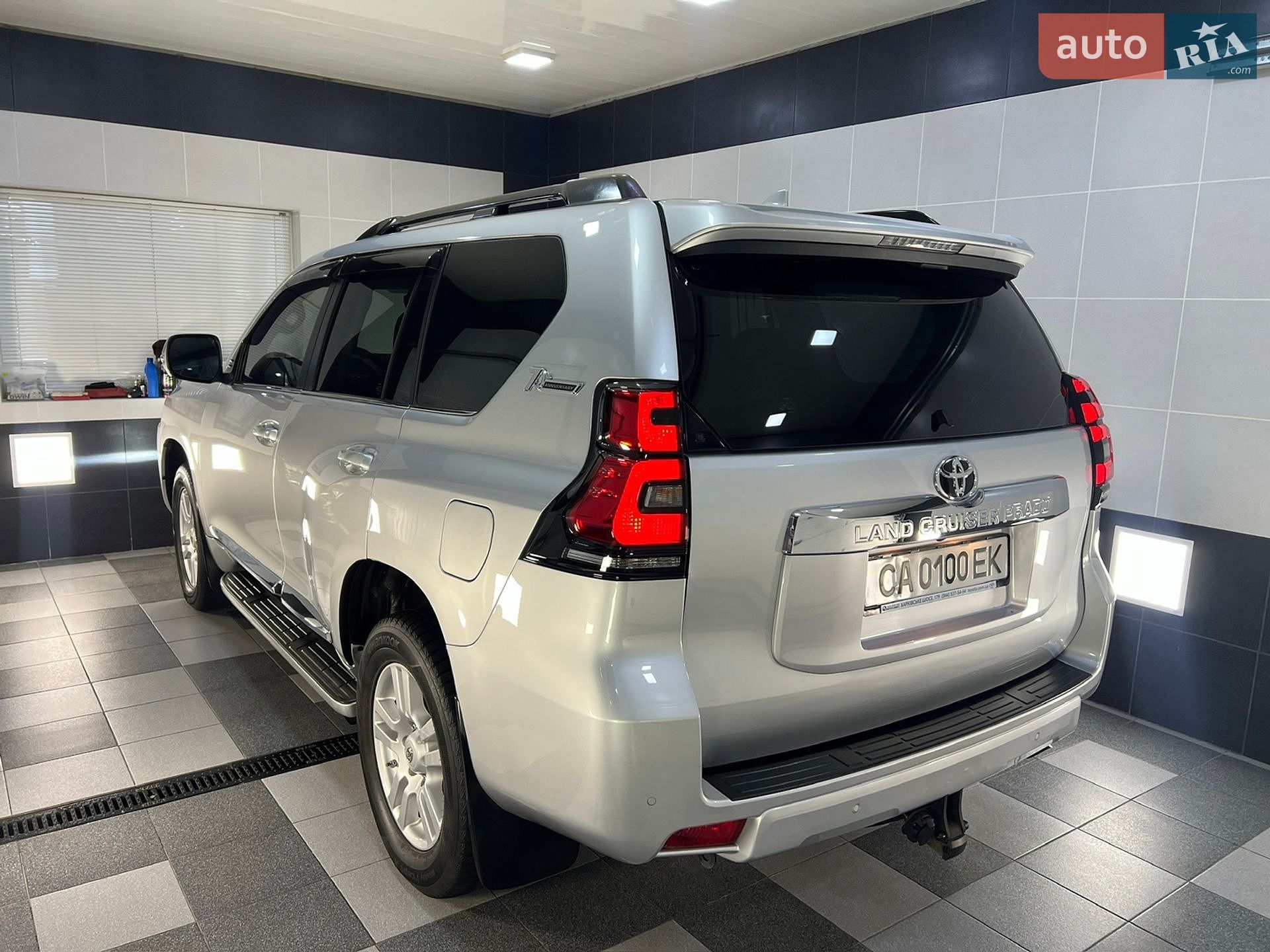 Toyota Land Cruiser Prado 2018 VIN JTEBR3FJ70K108843 фото оголошення 50 з 123