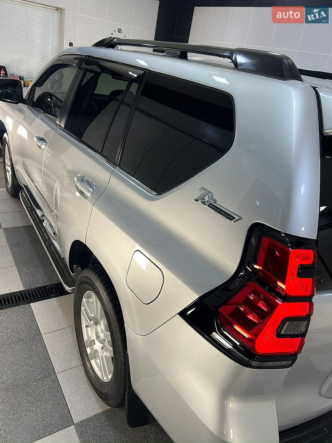 Toyota Land Cruiser Prado 2018 VIN JTEBR3FJ70K108843 фото оголошення 52 з 123