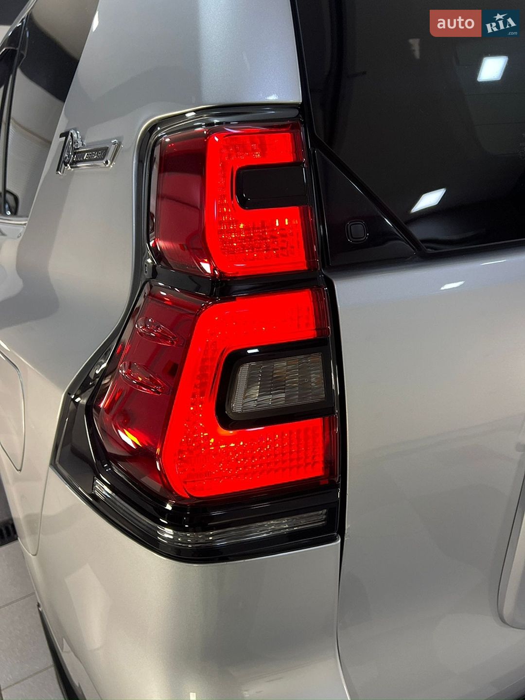 Toyota Land Cruiser Prado 2018 VIN JTEBR3FJ70K108843 фото оголошення 57 з 123