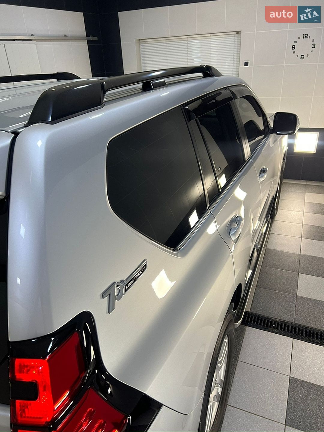 Toyota Land Cruiser Prado 2018 VIN JTEBR3FJ70K108843 фото оголошення 63 з 123