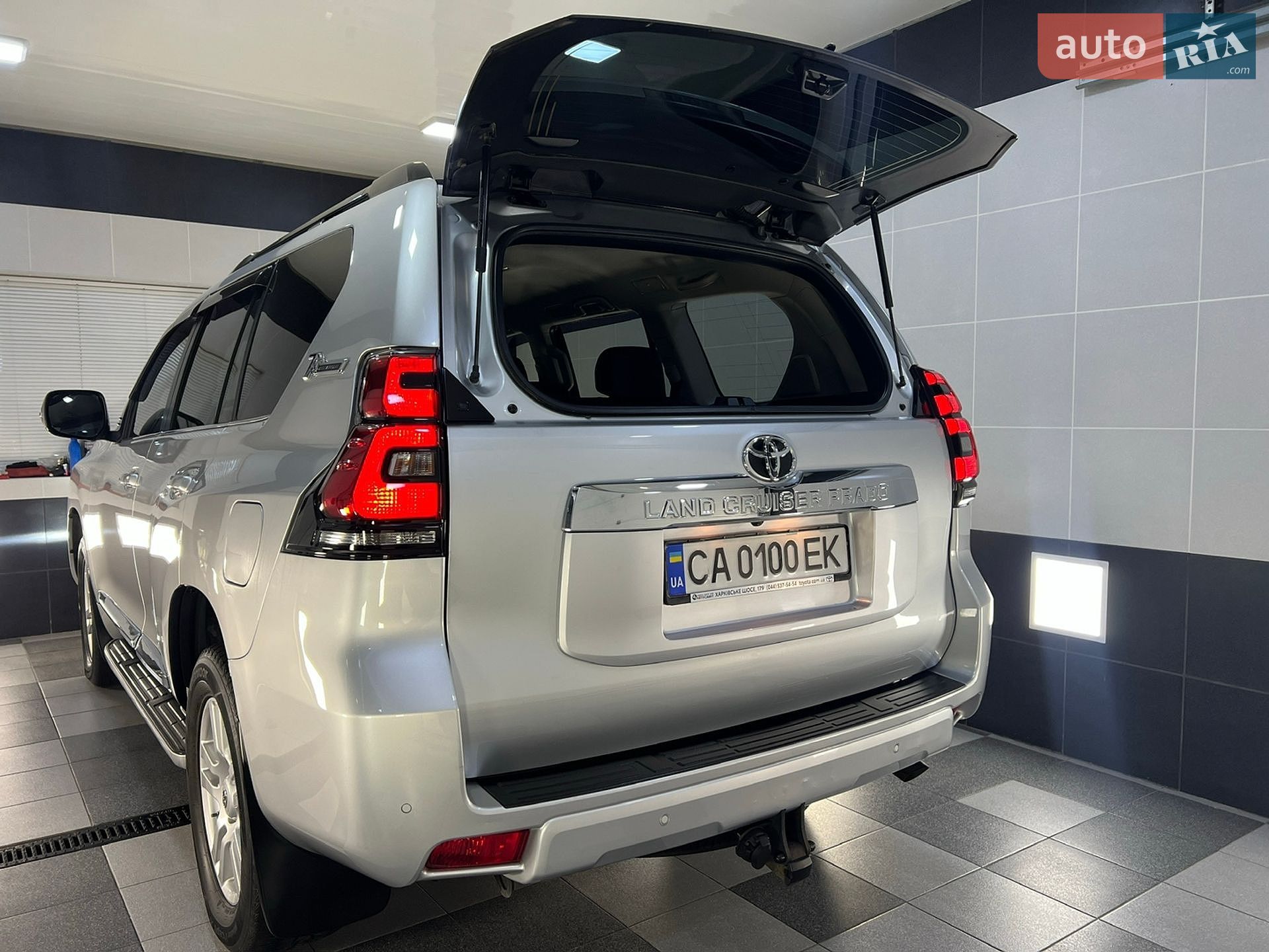 Toyota Land Cruiser Prado 2018 VIN JTEBR3FJ70K108843 фото оголошення 67 з 123