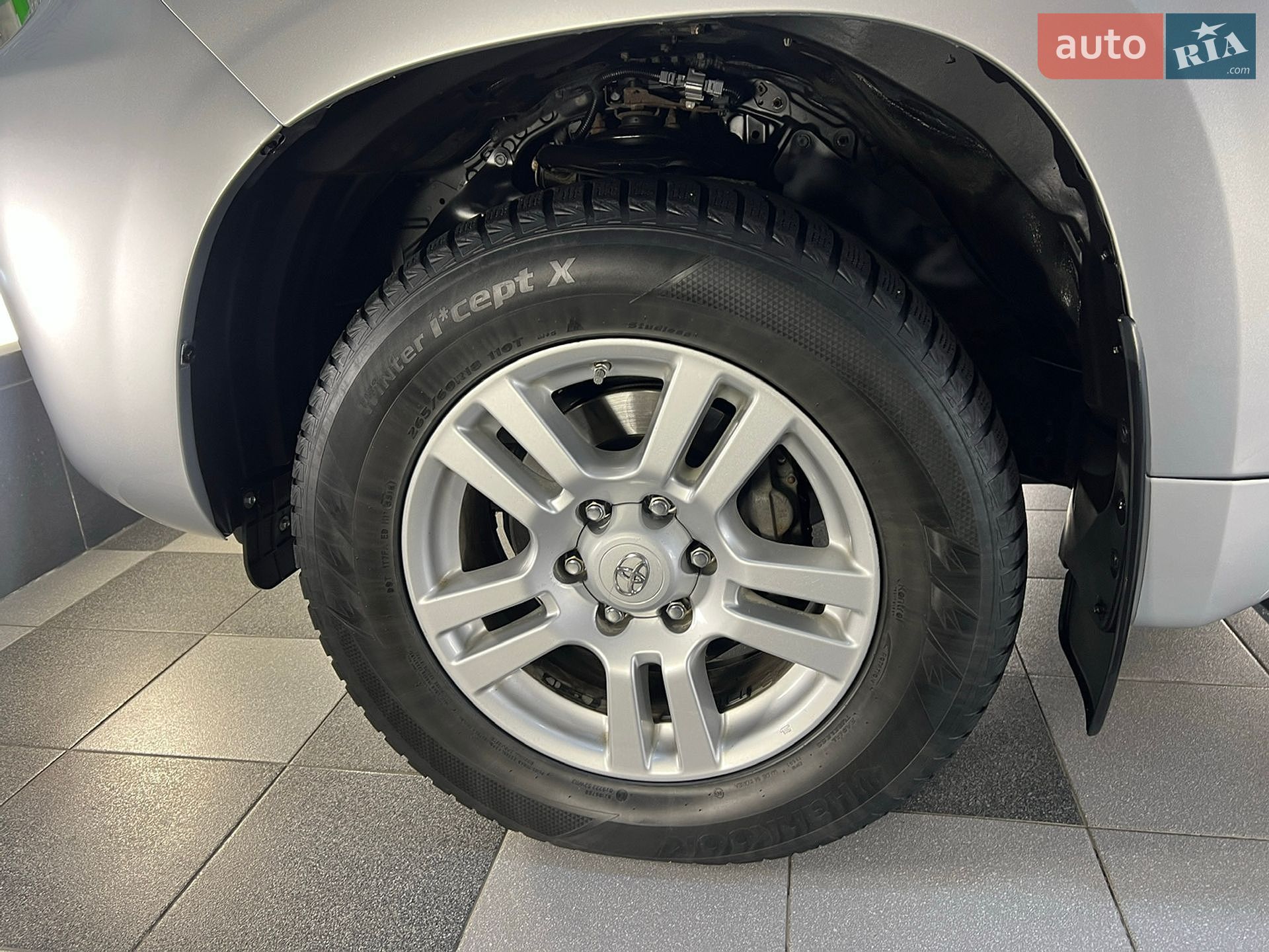Toyota Land Cruiser Prado 2018 VIN JTEBR3FJ70K108843 фото оголошення 35 з 123