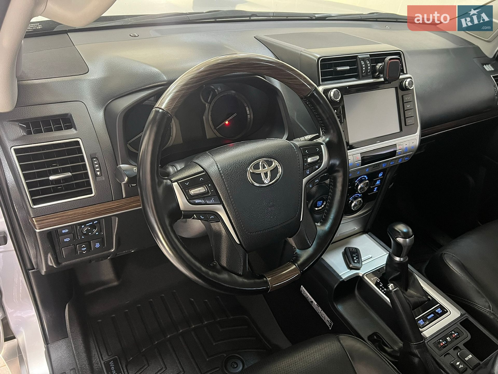 Toyota Land Cruiser Prado 2018 VIN JTEBR3FJ70K108843 фото оголошення 75 з 123