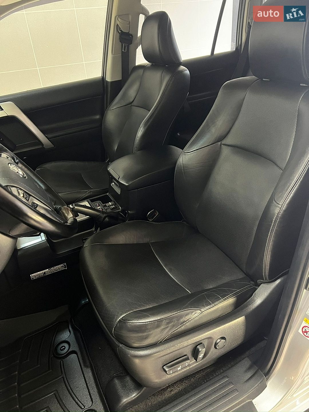 Toyota Land Cruiser Prado 2018 VIN JTEBR3FJ70K108843 фото оголошення 81 з 123