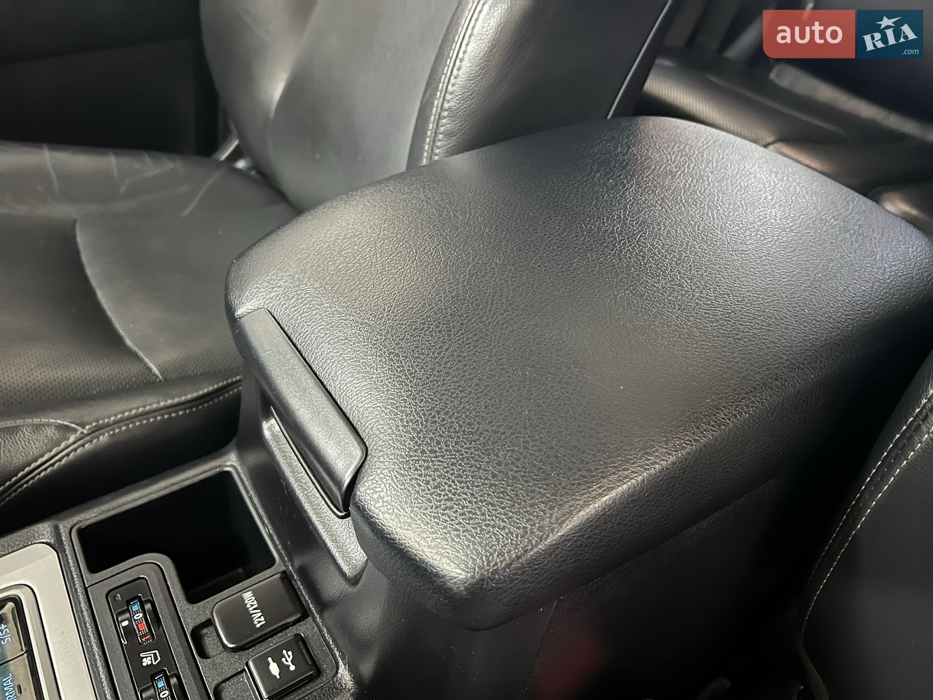Toyota Land Cruiser Prado 2018 VIN JTEBR3FJ70K108843 фото оголошення 85 з 123