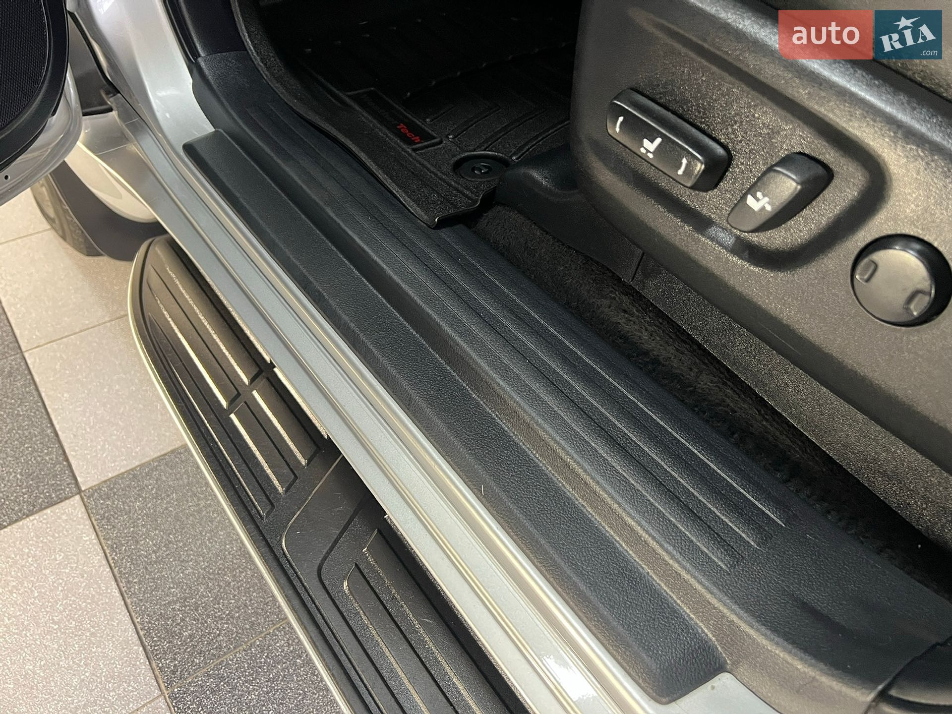 Toyota Land Cruiser Prado 2018 VIN JTEBR3FJ70K108843 фото оголошення 78 з 123