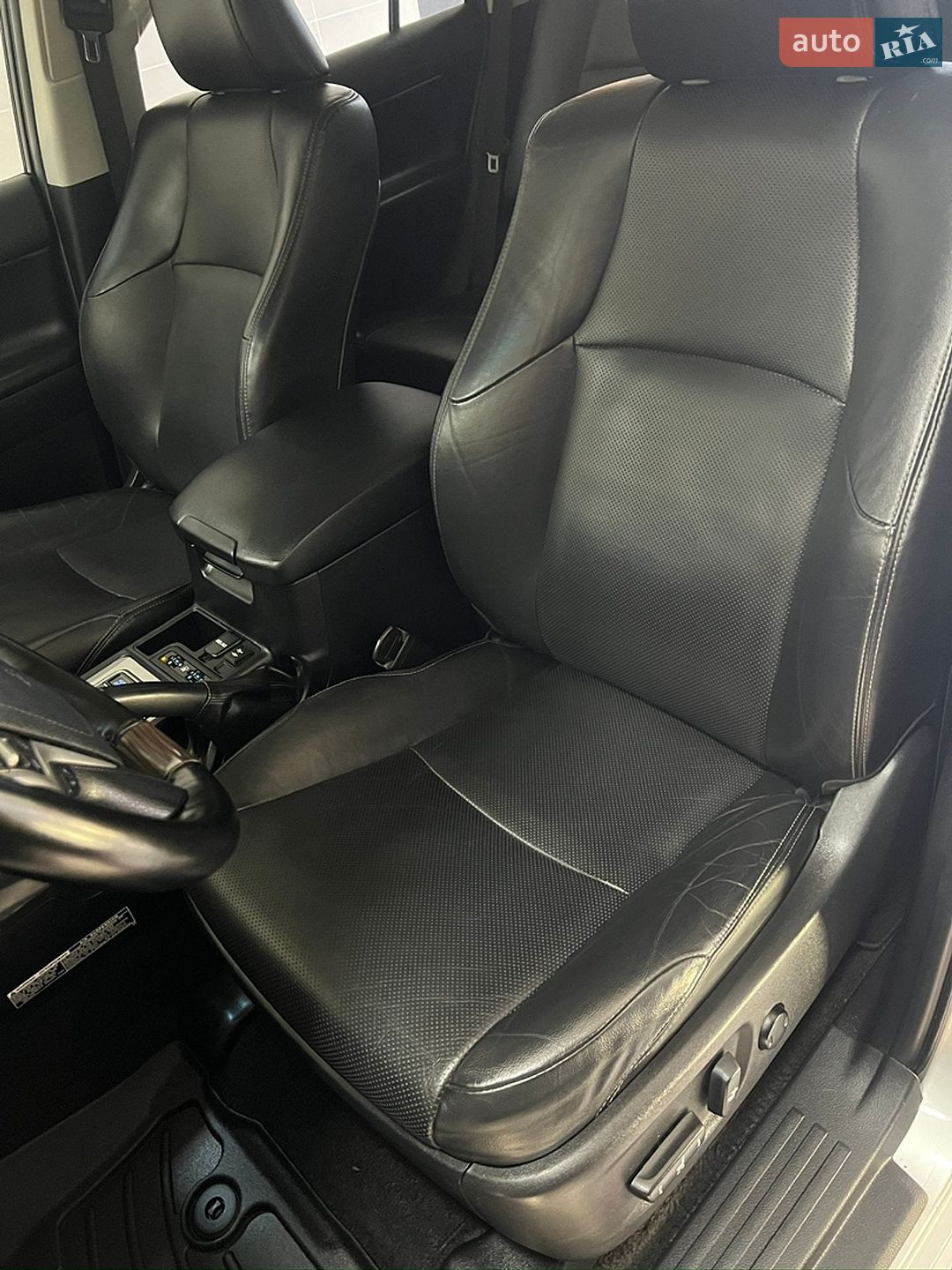 Toyota Land Cruiser Prado 2018 VIN JTEBR3FJ70K108843 фото оголошення 83 з 123
