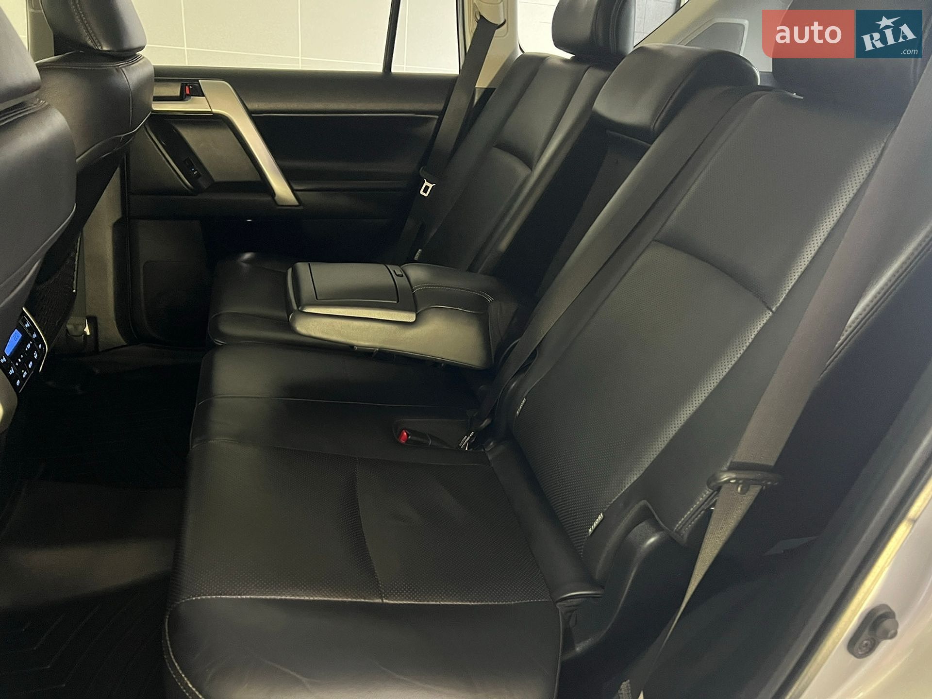 Toyota Land Cruiser Prado 2018 VIN JTEBR3FJ70K108843 фото оголошення 105 з 123