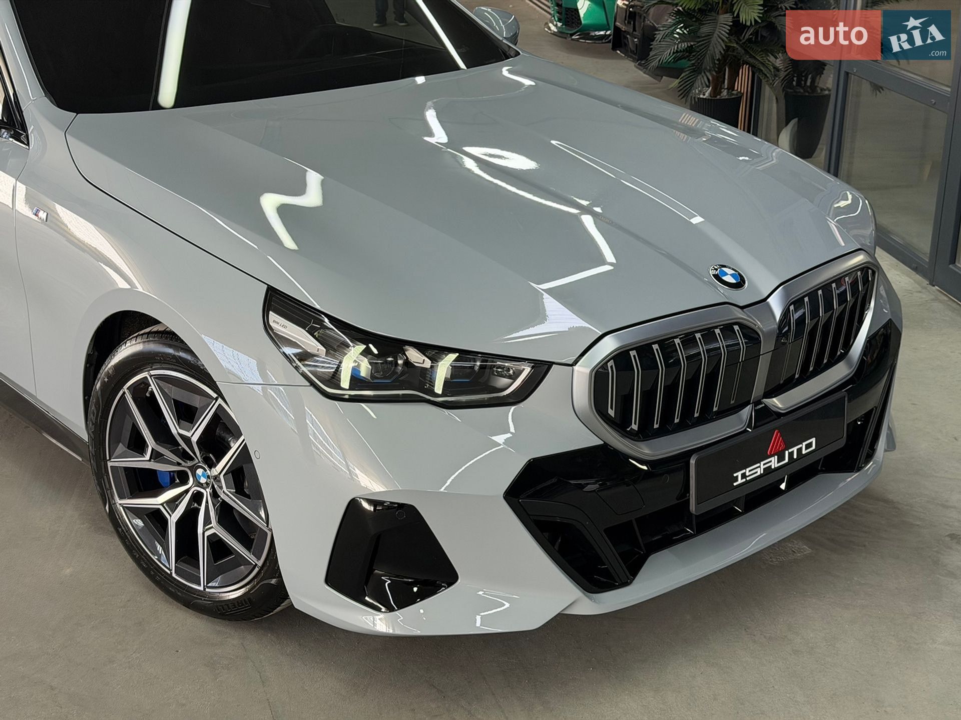 BMW 5 Series 2023 VIN WBA41FL03RCP48876 фото оголошення 3 з 30