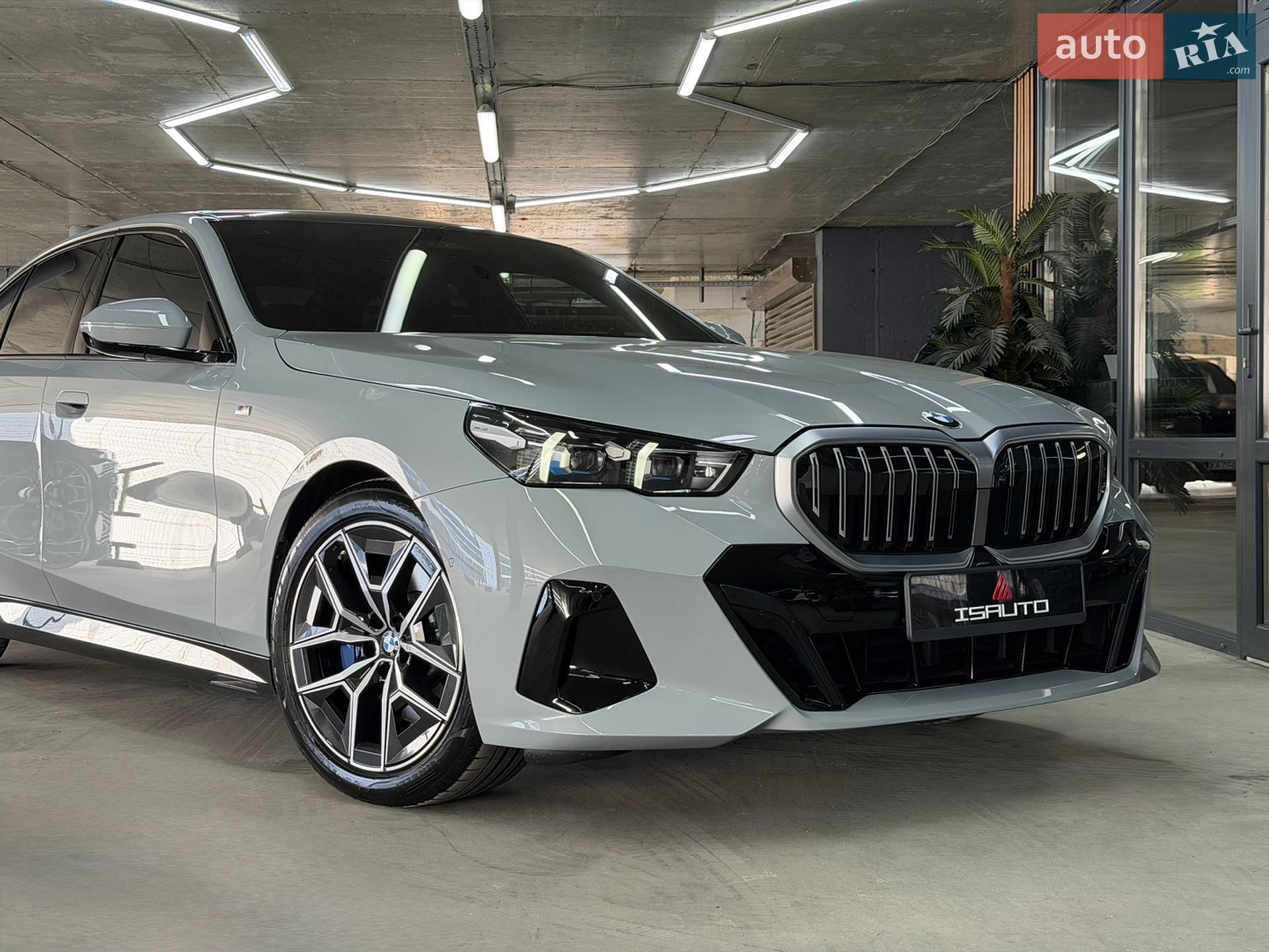 BMW 5 Series 2023 VIN WBA41FL03RCP48876 фото оголошення 4 з 30
