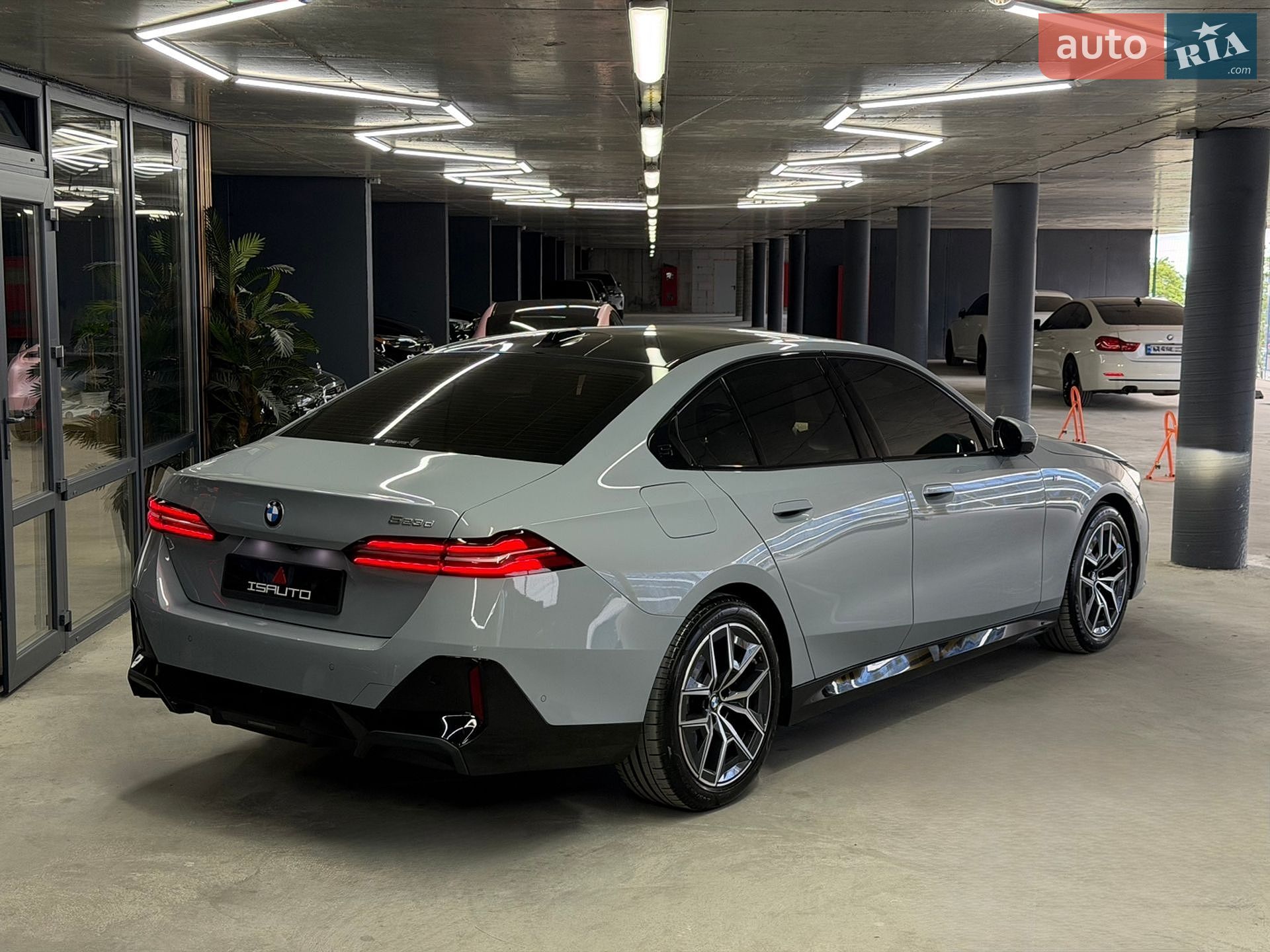 BMW 5 Series 2023 VIN WBA41FL03RCP48876 фото оголошення 10 з 30