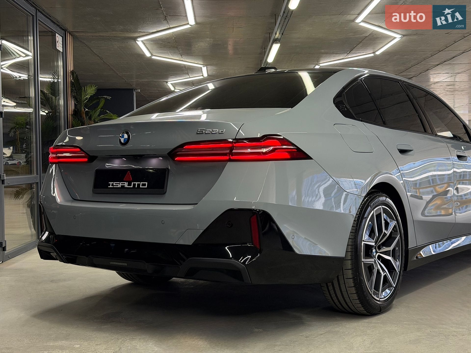 BMW 5 Series 2023 VIN WBA41FL03RCP48876 фото оголошення 13 з 30