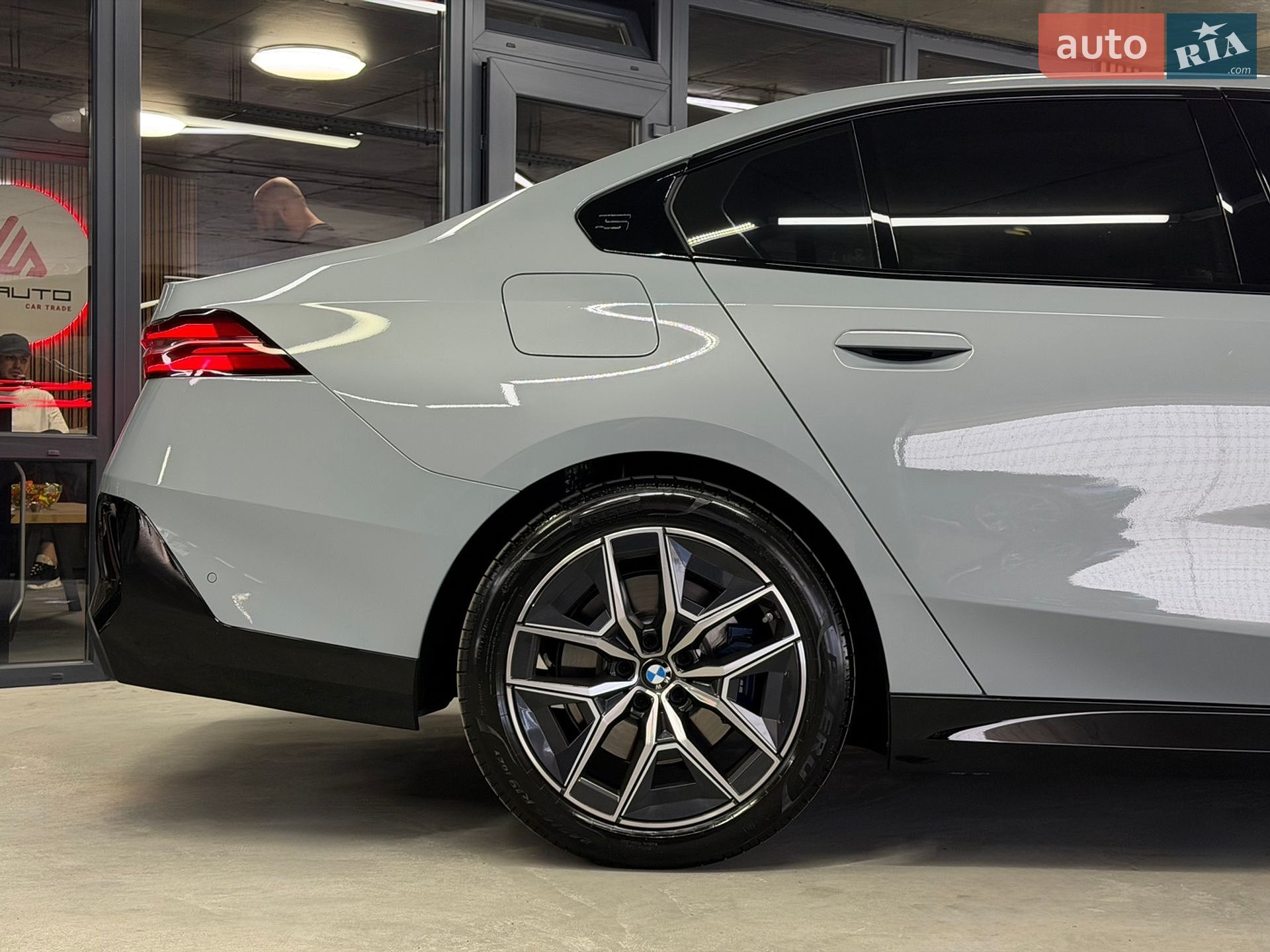 BMW 5 Series 2023 VIN WBA41FL03RCP48876 фото оголошення 14 з 30