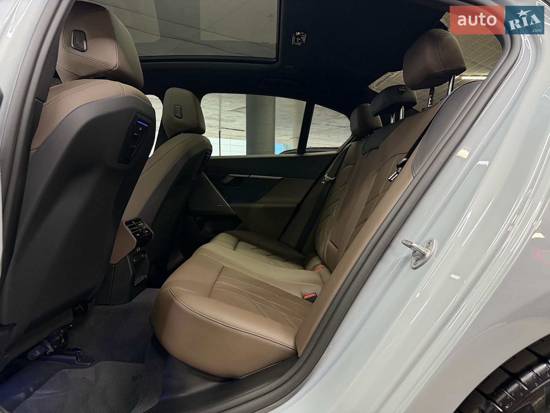 BMW 5 Series 2023 VIN WBA41FL03RCP48876 фото оголошення 24 з 30