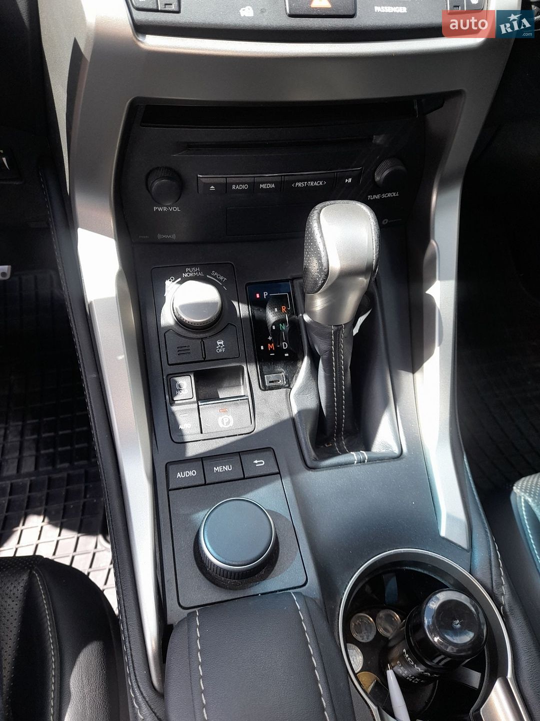 Lexus NX 2017 VIN JTJYARBZ8H2070505 фото оголошення 44 з 49