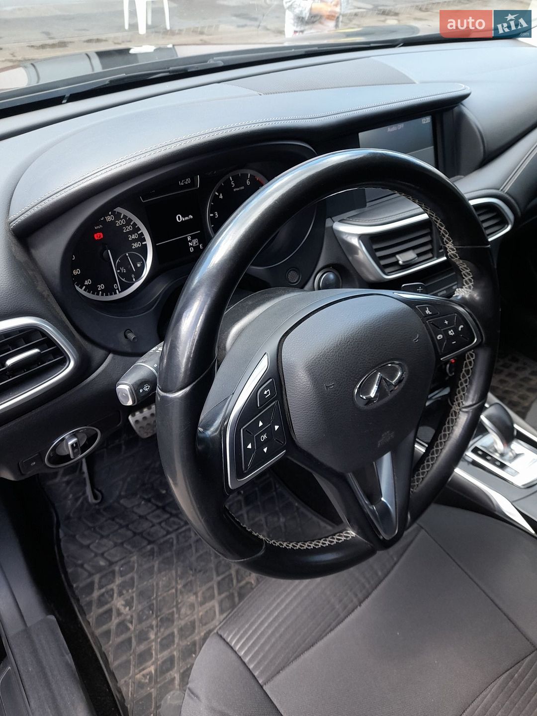 Infiniti QX30 2016 VIN SJKCH5CR8HA032372 фото оголошення 8 з 19