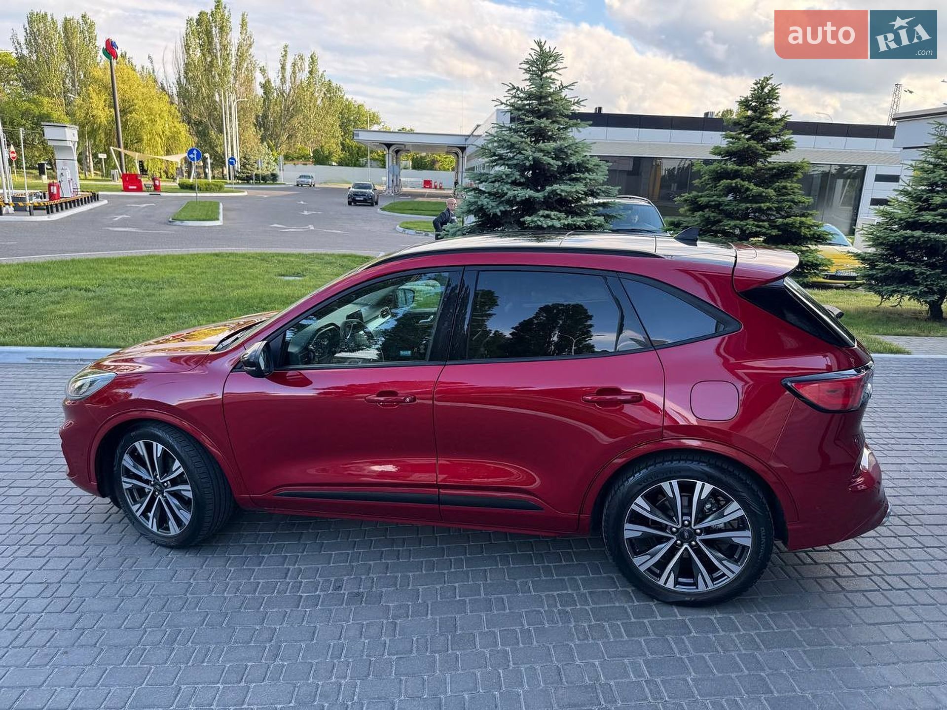 Ford Escape 2020 VIN 1FMCU0BZ2LUB38130 фото оголошення 6 з 57