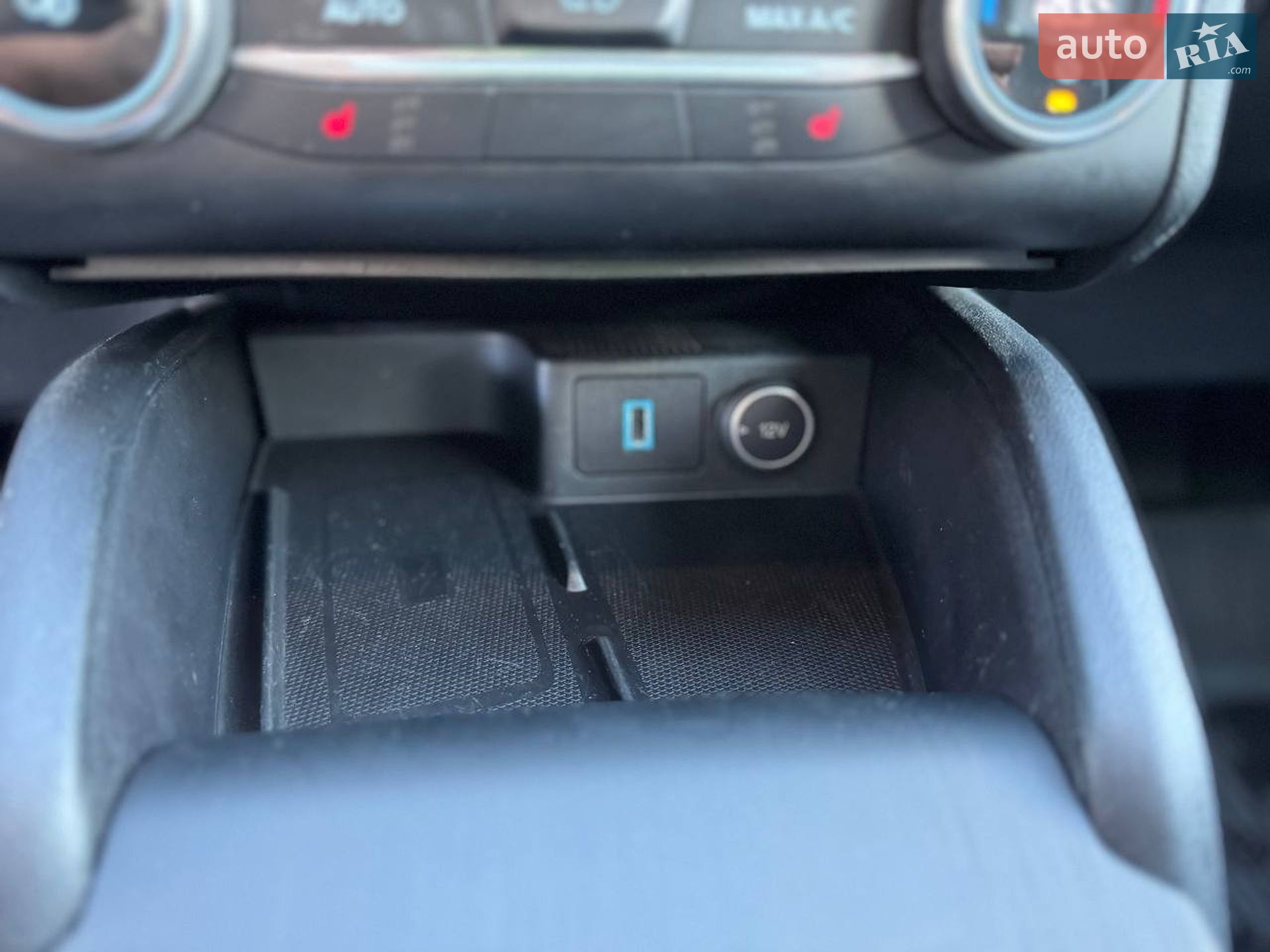 Ford Escape 2020 VIN 1FMCU0BZ2LUB38130 фото оголошення 33 з 57