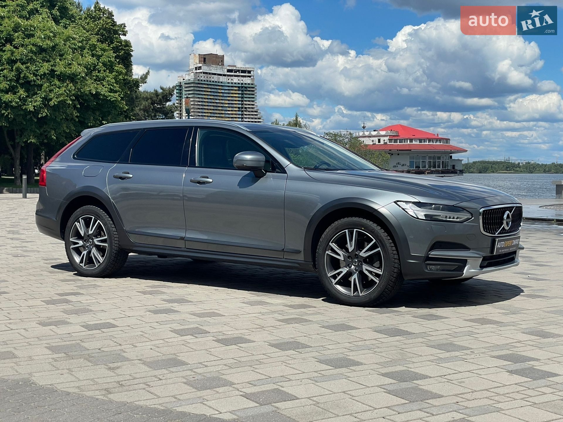 Volvo V90 Cross Country 2020 VIN YV1PZ68TCL1113849 фото оголошення 2 з 51