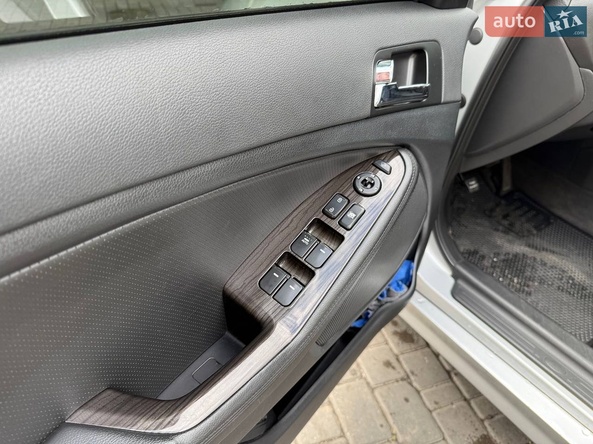 Kia K5 2011 VIN KNAGN415BBA114678 фото оголошення 24 з 30