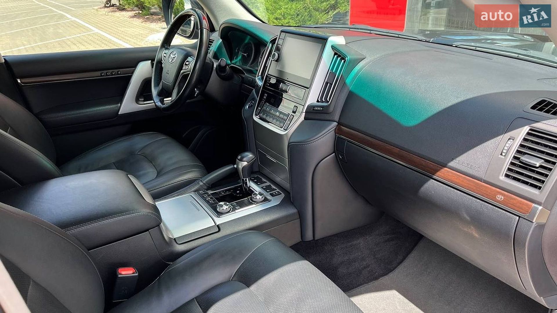 Toyota Land Cruiser 2018 VIN JTMCV05JX04247034 фото оголошення 6 з 13