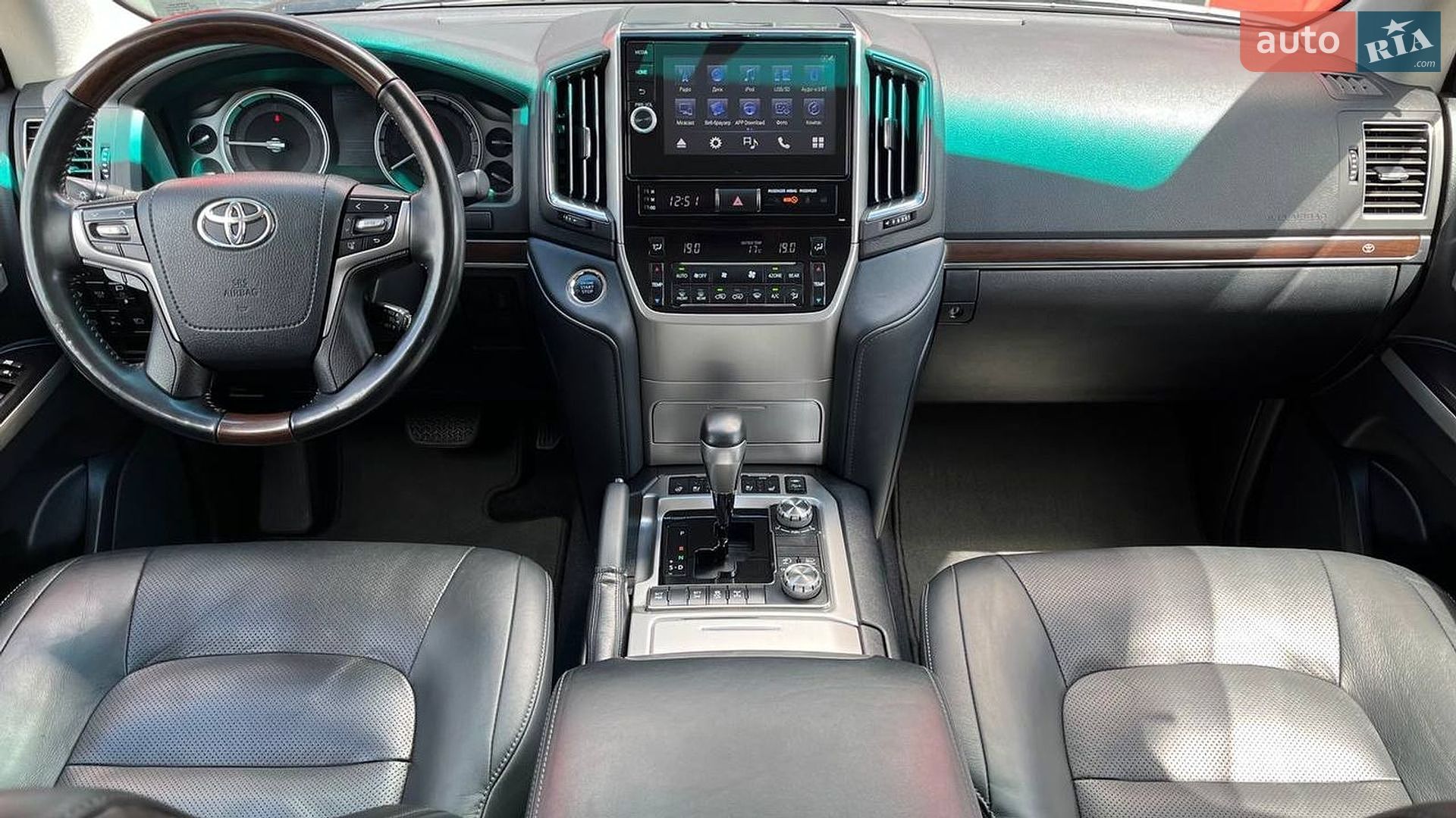 Toyota Land Cruiser 2018 VIN JTMCV05JX04247034 фото оголошення 8 з 13