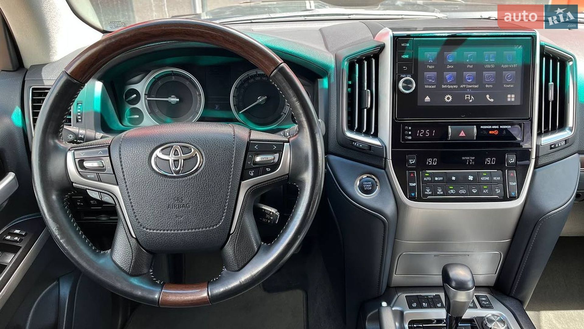 Toyota Land Cruiser 2018 VIN JTMCV05JX04247034 фото оголошення 9 з 13