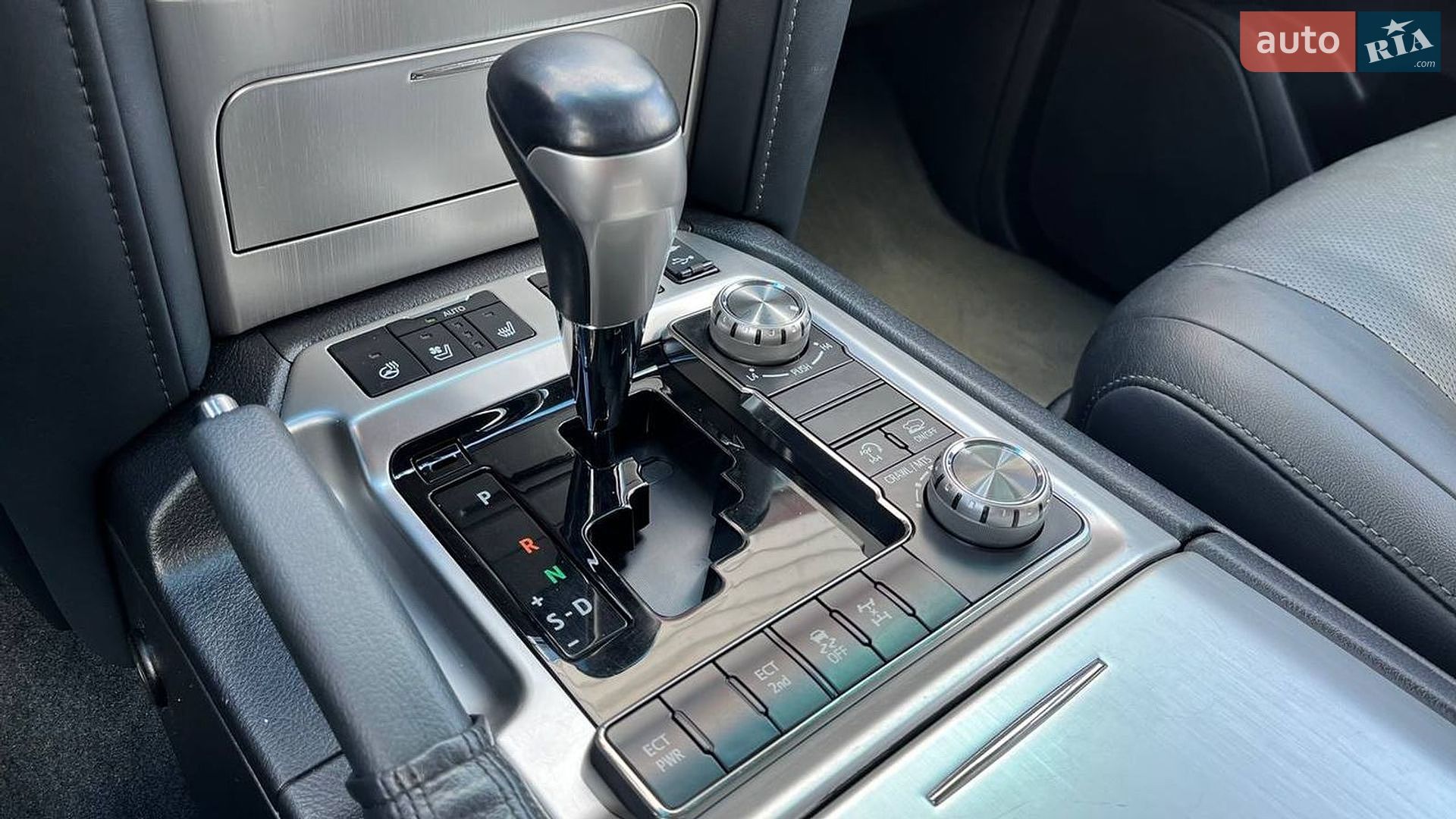 Toyota Land Cruiser 2018 VIN JTMCV05JX04247034 фото оголошення 11 з 13