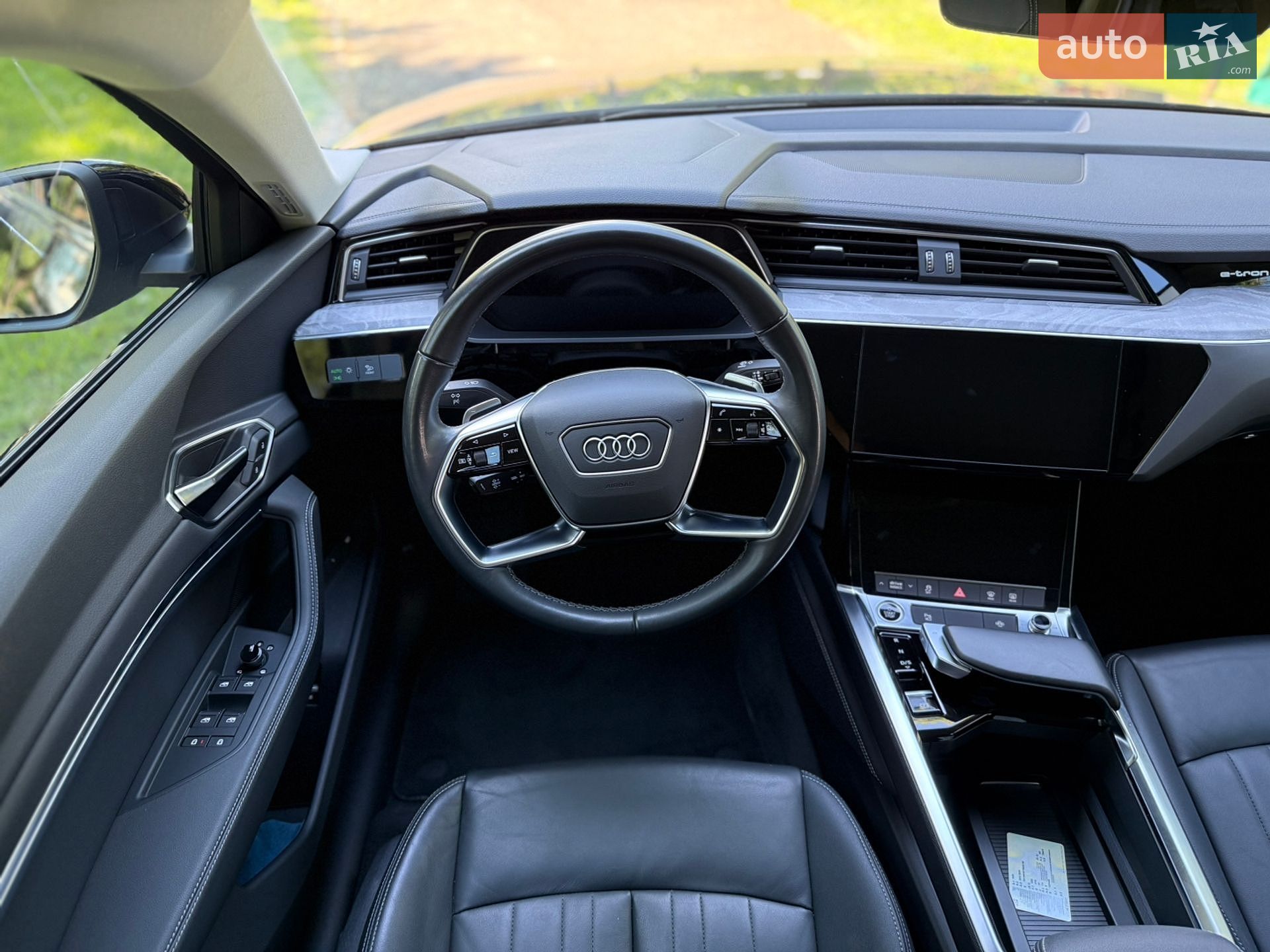 Audi Q8 e-tron 2023 VIN WA14AAGE1RB034188 фото оголошення 11 з 60